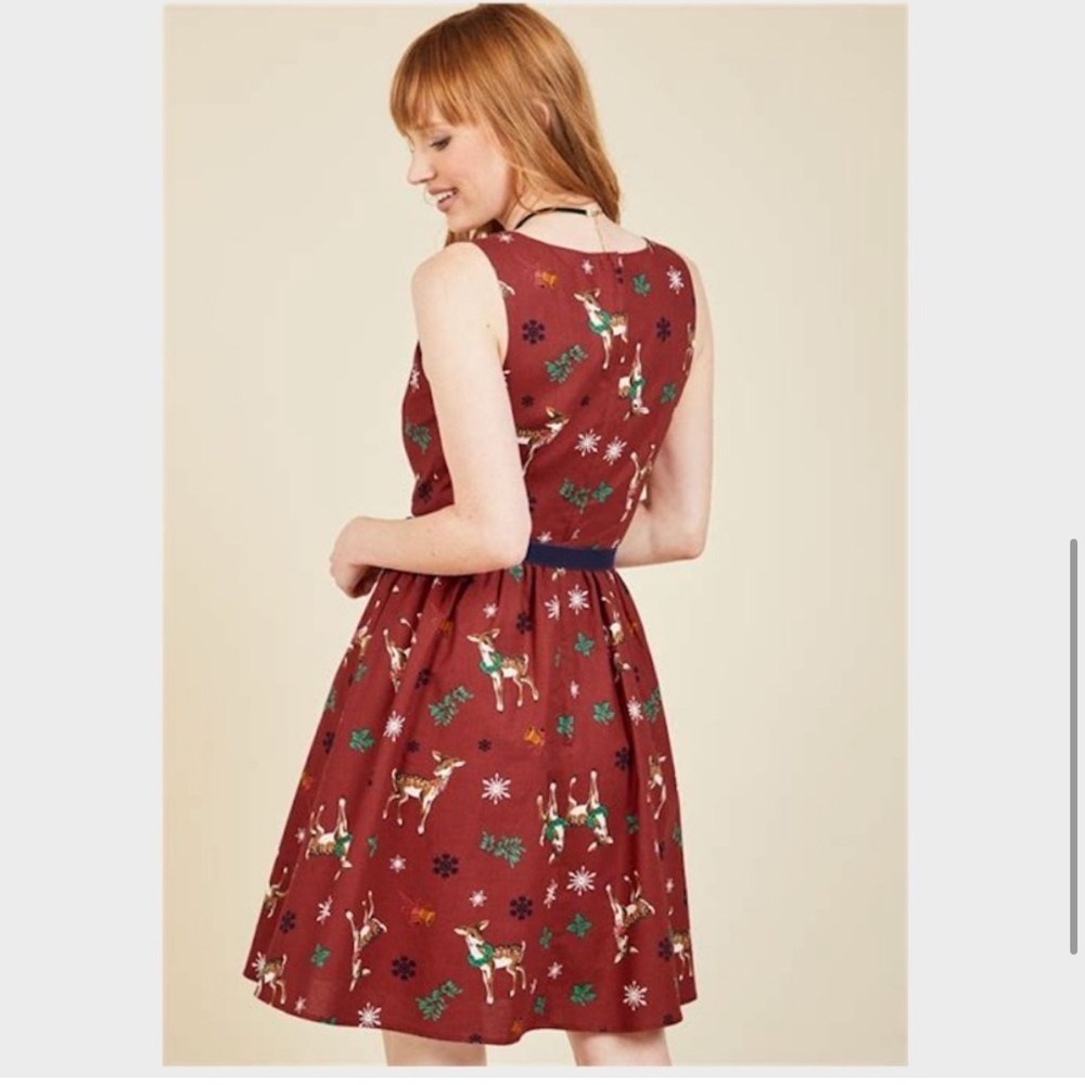 ModCloth Reindeer Christmas Cheerful Caroling Sleeveless Dress, Size M - Picture 2 of 11
